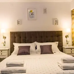 Xiv Century Bed and breakfast